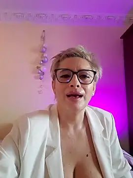 LunaBlaise online show from March 2026 07:12:01 AM