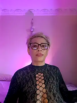 LunaBlaise online show from May 2026 06:30:02 AM