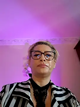 LunaBlaise online show from April 2026 06:04:02 AM