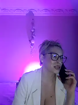 LunaBlaise online show from April 2026 04:47:02 PM