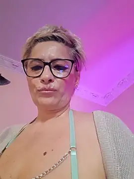 LunaBlaise online show from April 2026 07:22:01 AM
