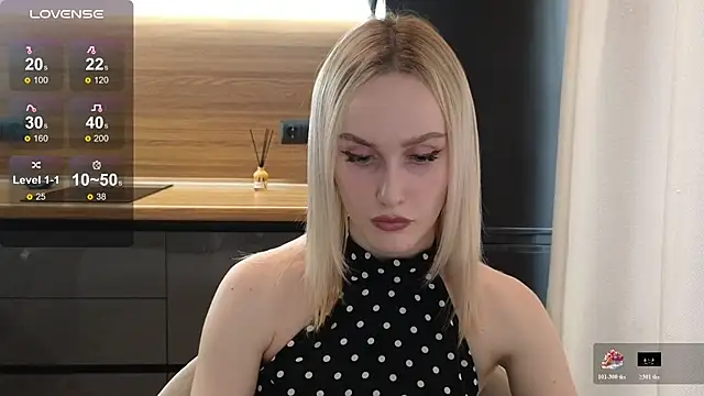 Snapshot of Bella_Villen chatting on June 2026 11:41:01 AM Bella Villen online show from June 2026 11:41:01 AM