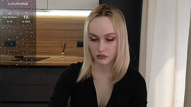 Snapshot of Bella_Villen chatting on June 2026 05:46:01 AM Bella Villen online show from June 2026 05:46:01 AM