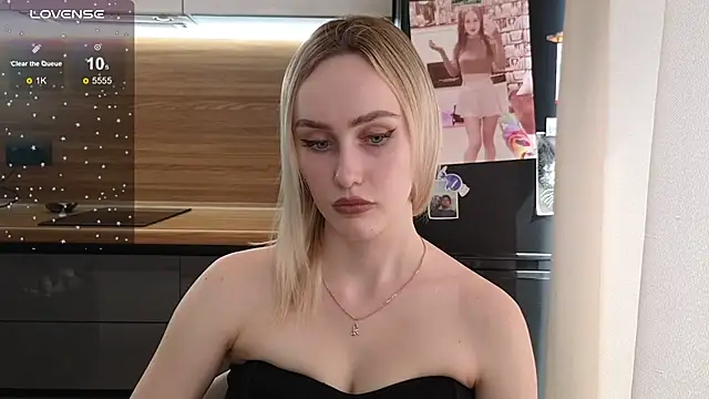 Snapshot of Bella_Villen chatting on July 2026 08:14:02 AM Bella Villen online show from July 2026 08:14:02 AM
