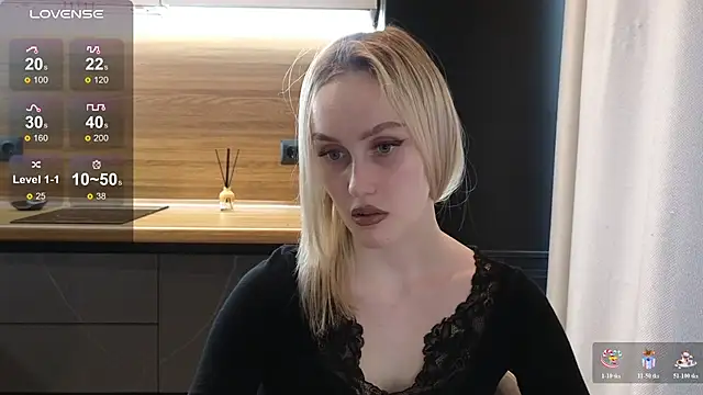 Snapshot of Bella_Villen chatting on June 2026 01:05:01 PM Bella Villen online show from June 2026 01:05:01 PM