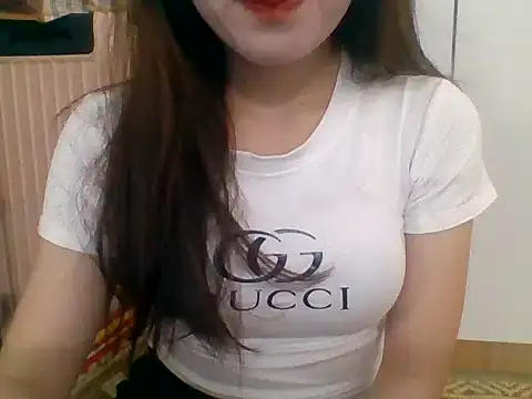 kiraa-007 online show from April 2026 04:36:02 PM