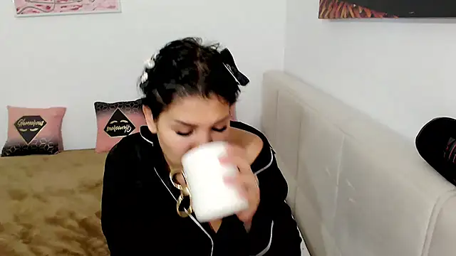 NickyHotXO online show from May 2026 04:20:01 AM