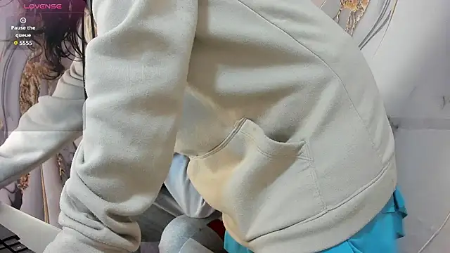 MiaBella and Max online show from February 2026 12:05:02 PM