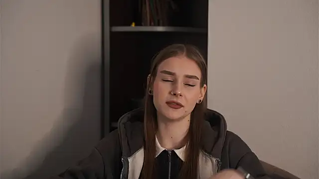 Snapshot of CindaMartins chatting on March 2026 11:21:01 AM CindaMartins online show from March 2026 11:21:01 AM