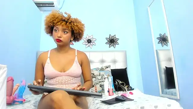 Saray sexylove online show from May 2026 12:09:02 PM