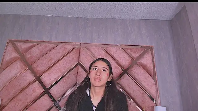 LilyRossi  online show from April 2026 12:23:01 PM