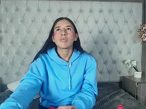 LilyRossi  online show from April 2026 12:52:02 PM