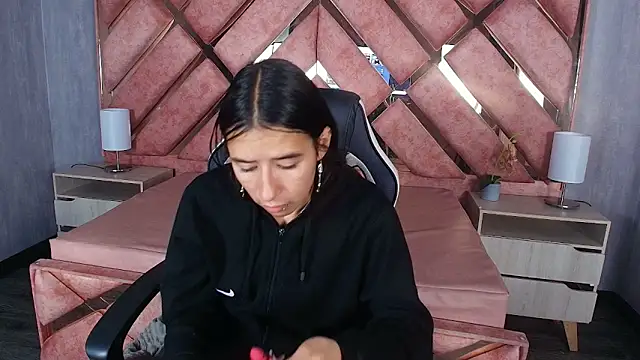 LilyRossi  online show from May 2026 01:26:02 PM