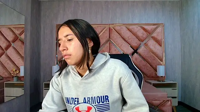 LilyRossi  online show from May 2026 12:35:01 PM