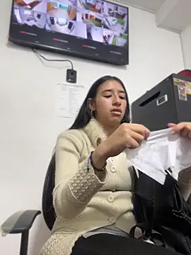 LilyRossi  online show from May 2026 12:52:01 PM