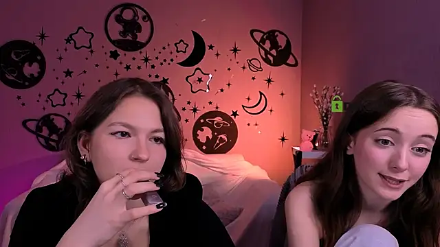 chloe ley online show from April 2026 01:01:02 PM