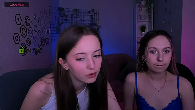 chloe ley online show from April 2026 07:20:01 PM