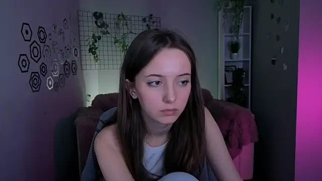 chloe ley online show from April 2026 12:21:02 PM