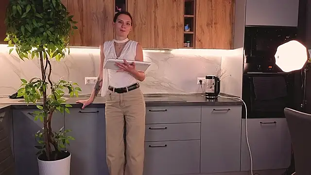 BritneySwiss online show from March 2026 07:54:02 PM