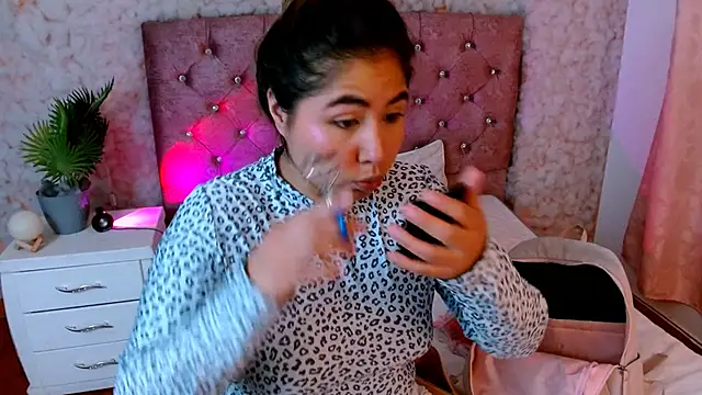 Sofiazaf  online show from March 2026 12:23:01 PM