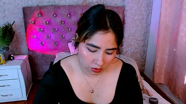 Sofiazaf  online show from March 2026 12:35:02 PM