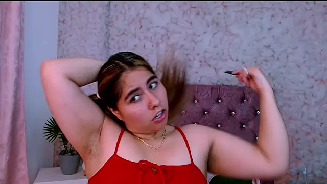 Sofiazaf  online show from April 2026 12:32:02 PM