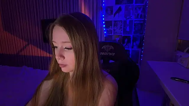 Emily Rass  online show from March 2026 05:09:02 PM