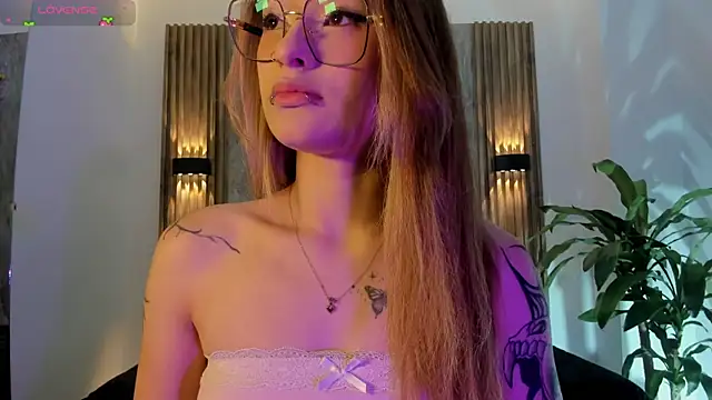 Snapshot of Melodylanee chatting on March 2026 11:01:02 AM Melodylanee online show from March 2026 11:01:02 AM