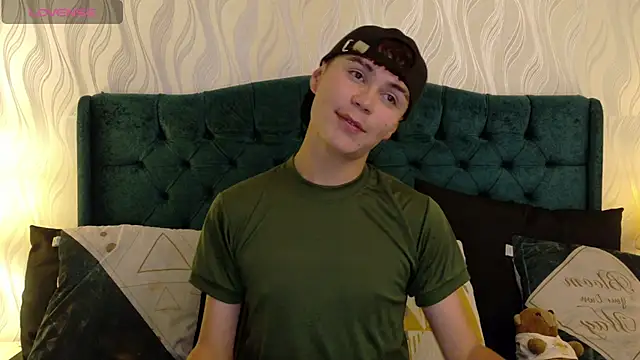 Crush Nier online show from March 2026 07:54:02 PM