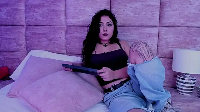 CaliferAndAurora online show from April 2026 03:54:02 AM