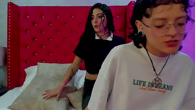 CaliferAndAurora online show from April 2026 04:31:02 AM