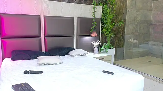 mia venon online show from June 2026 11:49:02 AM