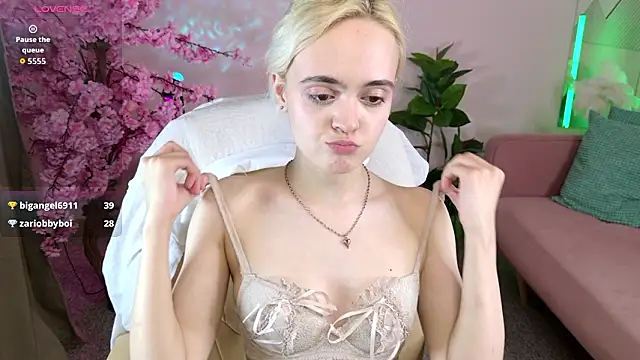 Bambi Bloom online show from March 2026 08:26:33 AM