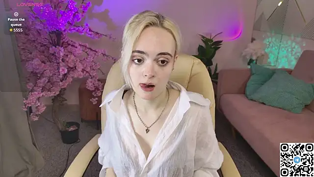 Bambi Bloom online show from April 2026 05:14:02 AM