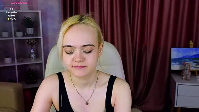 Bambi Bloom online show from March 2026 05:19:01 AM