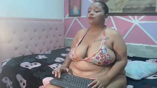 Doll rihana online show from June 2026 06:19:02 PM