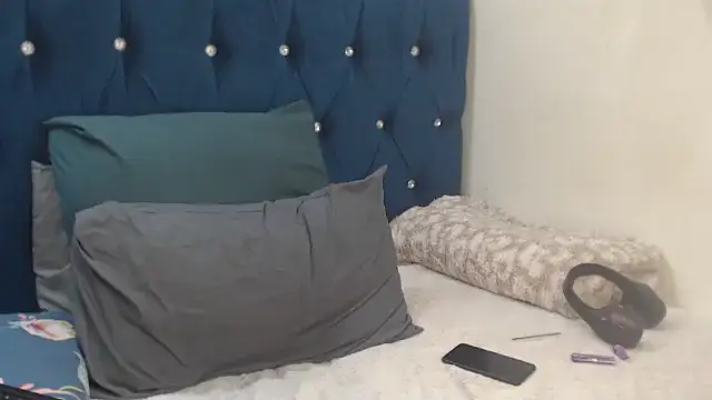 CURVYBOOTYLICIOUS88 online show from July 2026 06:19:02 PM
