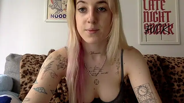 Snapshot of EmmyWet chatting on July 2026 12:17:02 PM EmmyWet online show from July 2026 12:17:02 PM
