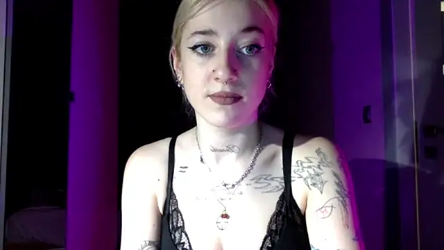 EmmyWet online show from April 2026 07:21:02 PM