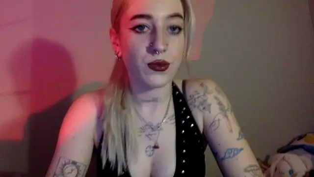 EmmyWet online show from April 2026 07:29:04 PM