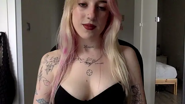 Snapshot of EmmyWet chatting on July 2026 03:13:01 PM EmmyWet online show from July 2026 03:13:01 PM