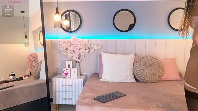 Grace Williams  online show from April 2026 08:36:02 PM