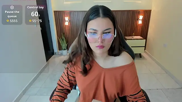 CLARA WARD1 online show from March 2026 12:39:01 PM