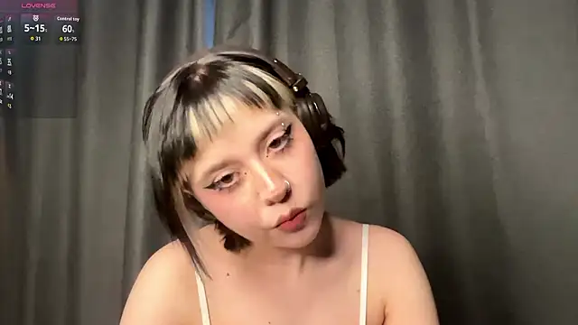 AueshaSimon online show from March 2026 09:12:02 AM