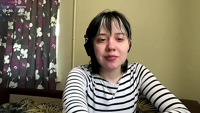 Snapshot of AueshaSimon chatting on June 2026 07:46:02 AM AueshaSimon online show from June 2026 07:46:02 AM