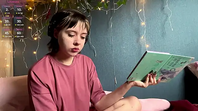 AueshaSimon online show from April 2026 05:04:01 AM