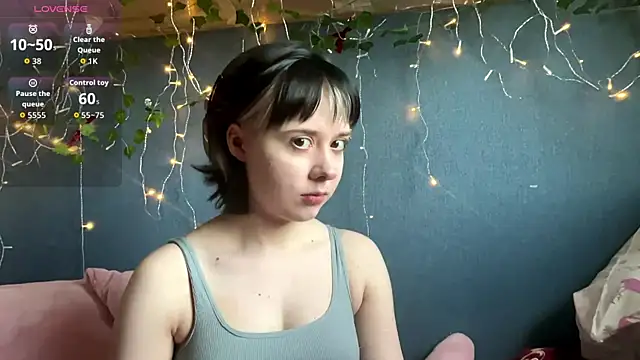 AueshaSimon online show from April 2026 05:13:01 AM