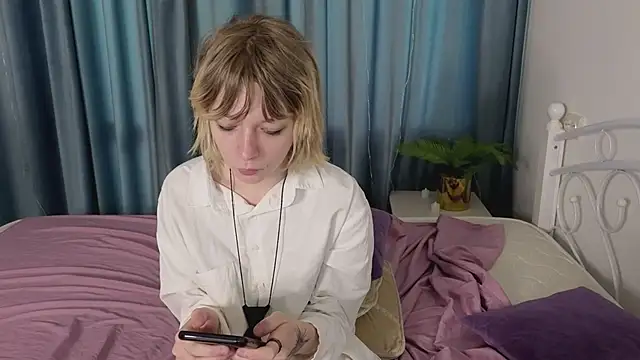 MollySally online show from May 2026 04:10:02 AM