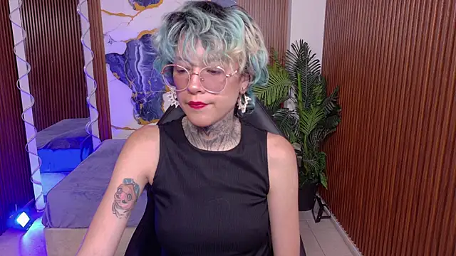 Lyra tay online show from June 2026 07:02:01 PM