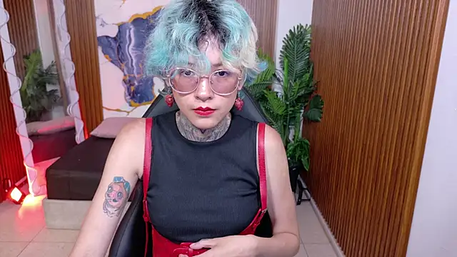 Lyra tay online show from May 2026 07:02:02 PM